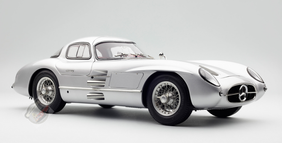 1:18 CMC 1955 Mercedes-Benz 300 SLR Uhlenhaut 1955 Red Interior