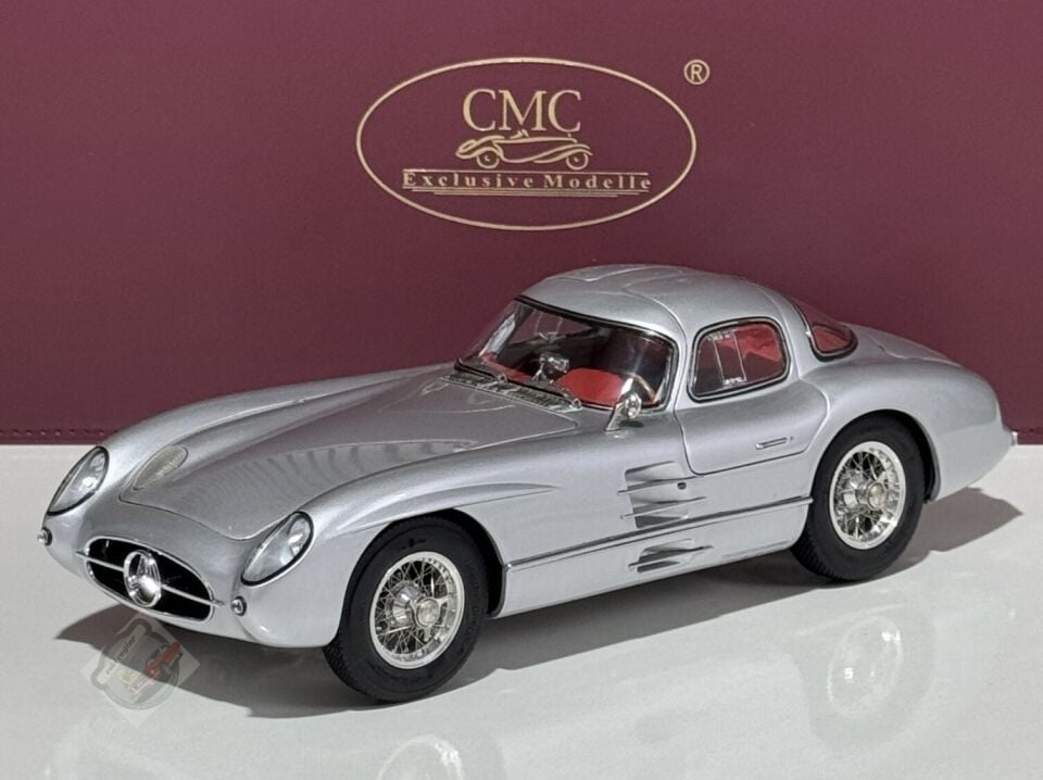 1:18 CMC 1955 Mercedes-Benz 300 SLR Uhlenhaut 1955 Red Interior