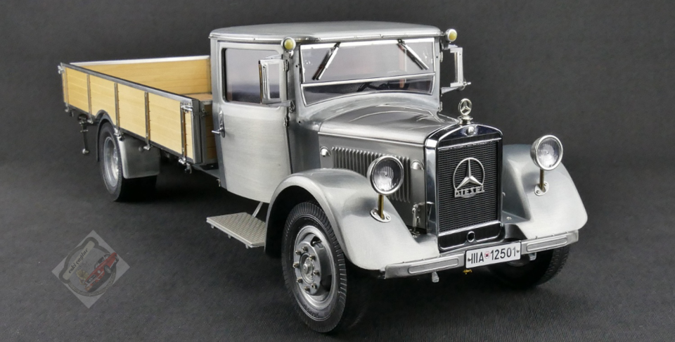 1:18 CMC 1933 Mercedes-Benz LO 2750 Clear Finish Version