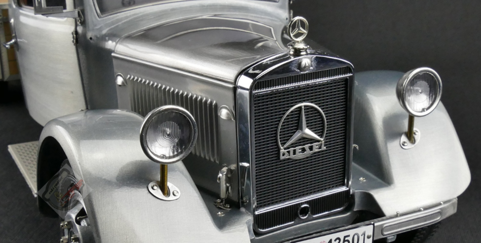 1:18 CMC 1933 Mercedes-Benz LO 2750 Clear Finish Version