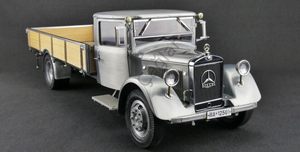 1:18 CMC 1933 Mercedes-Benz LO 2750 Clear Finish Version