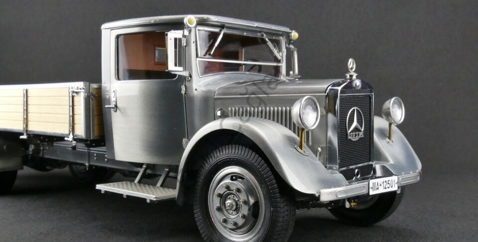 1:18 CMC 1933 Mercedes-Benz LO 2750 Clear Finish Version
