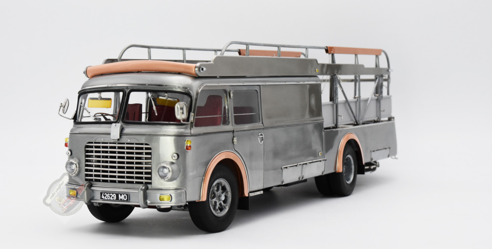 1:18 CMC FIAT 642 RN2 Renntransporter Bartoletti Clear Finish
