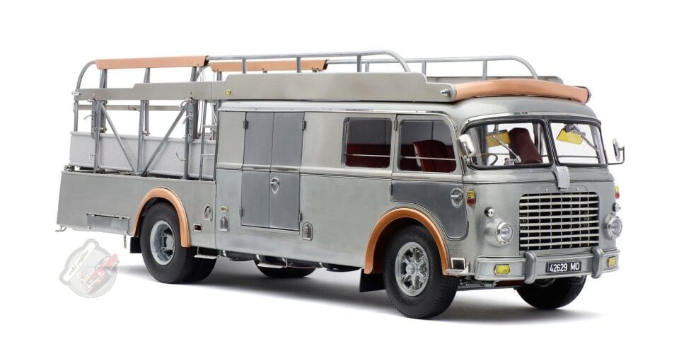 1:18 CMC FIAT 642 RN2 Renntransporter Bartoletti Clear Finish