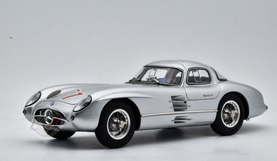 1:18 CMC Mercedes-Benz 300 SLR Uhlenhaut 1955 T1 Tourist Trophy
