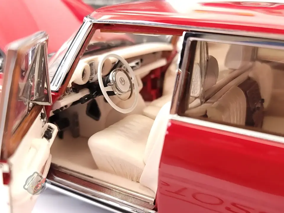 1:18 CMC Mercedes Benz Pullman W100 ''Red Baron''