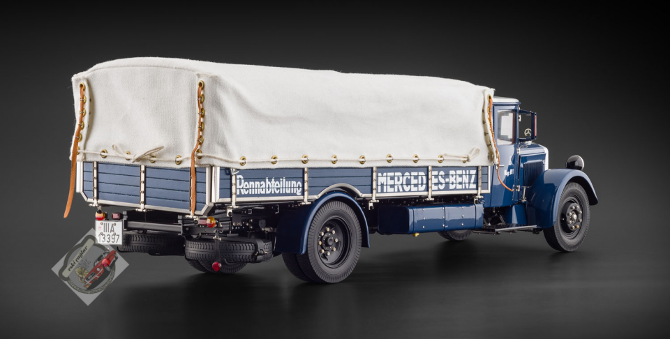 1:18 CMC Mercedes-Benz Racing Car Transporter LO 2750