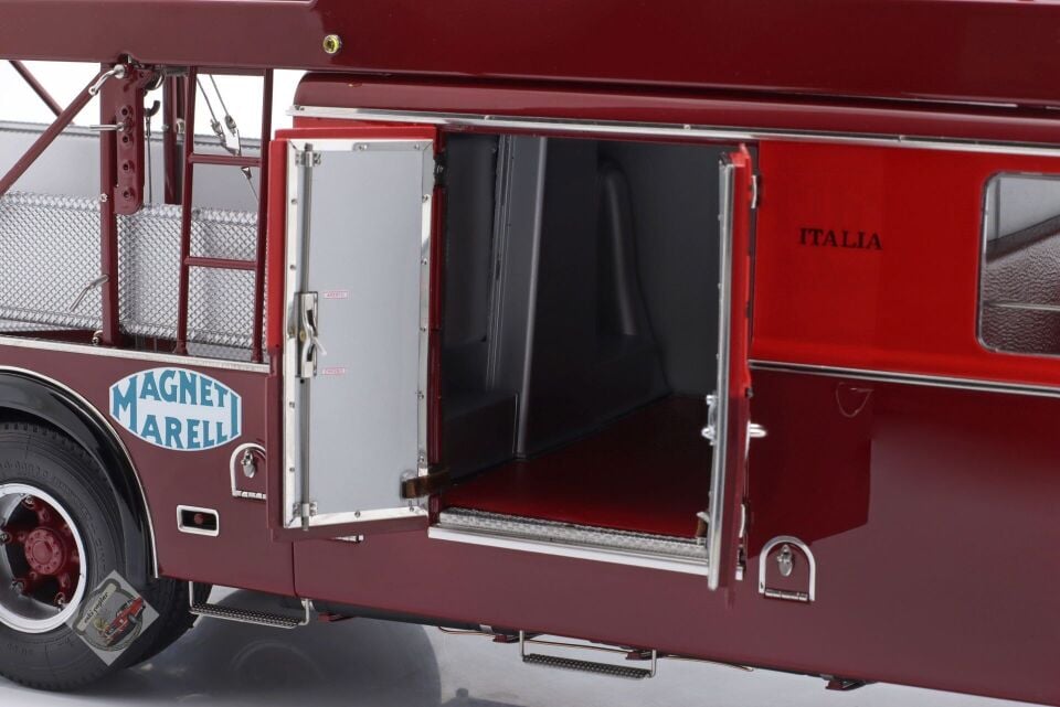1:18 CMC 1957 Fiat 642 RN2 Truck Bartoletti F1 FErrari Renntransporter