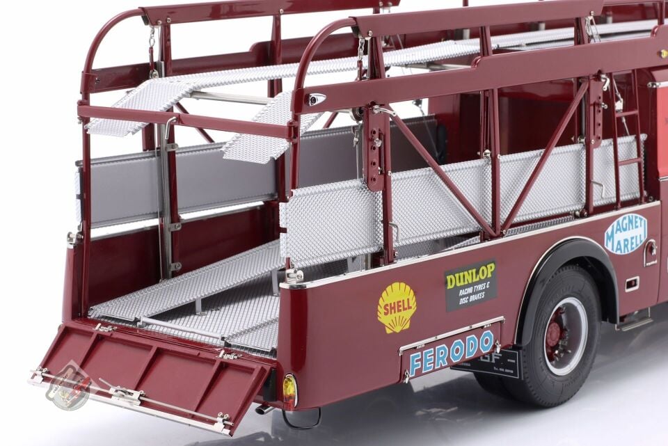 1:18 CMC 1957 Fiat 642 RN2 Truck Bartoletti F1 FErrari Renntransporter