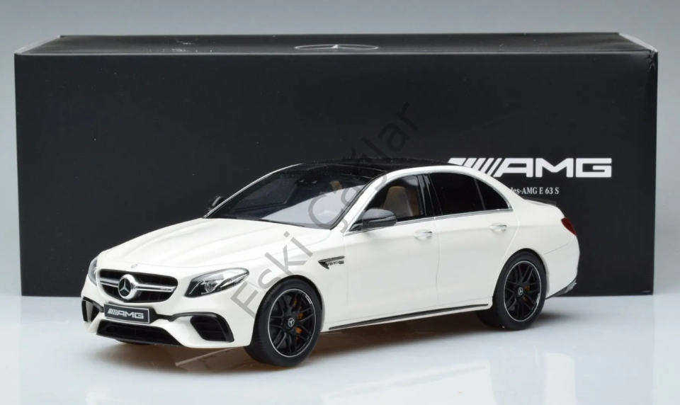 1:18 GT Spirit Mercedes Benz E63 S AMG 4MATIC 2017  DESIGNO DIAMOND WHITE BRIGHT