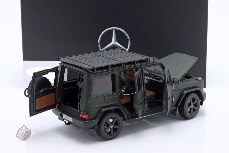 1:18 Norev Mercedes Benz G Glass Professional Line W465 2022 Olive Green