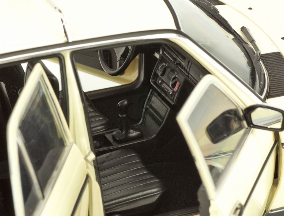 1:18 Norev 1980 Mercedes Benz 200 Taxi 1980 E Class W123 200 (W123)