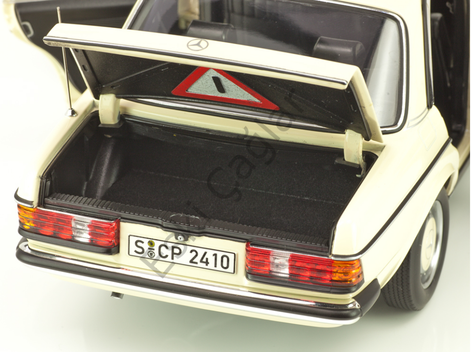 1:18 Norev 1980 Mercedes Benz 200 Taxi 1980 E Class W123 200 (W123)