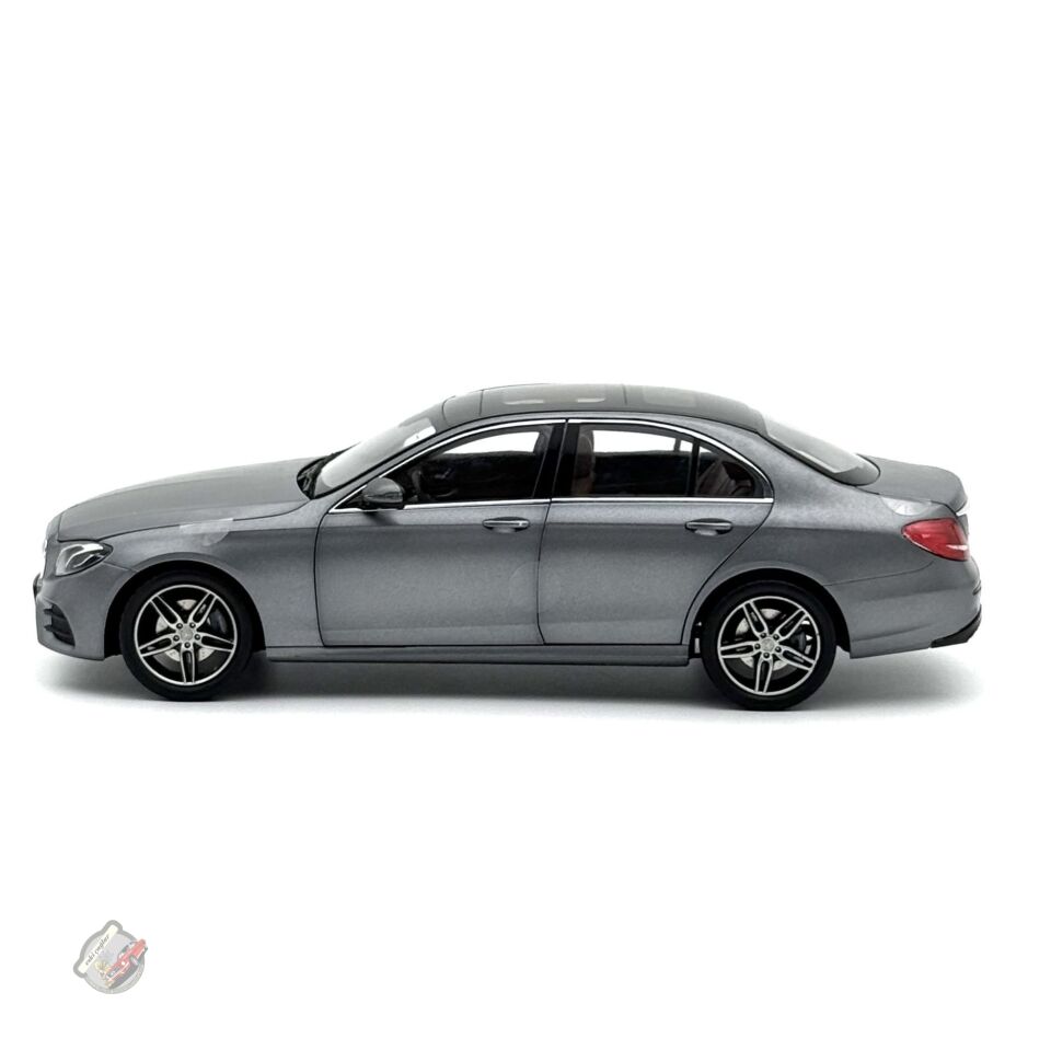 1:18  I Scale Mercedes-Benz E Class W213 AMG Line Selenite Grey