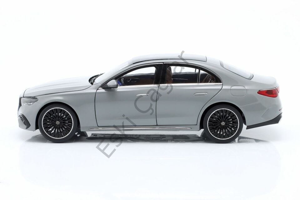 1:18 İScale Mercedes  Benz E-Class (W214) AMG Line 2024