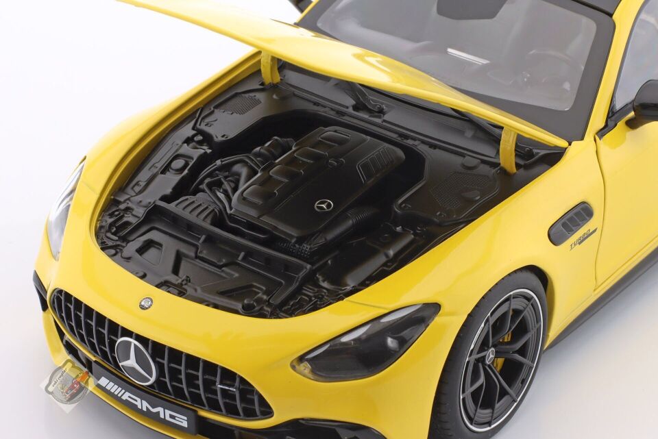 1:18 NZG Mercedes Benz AMG GT43 GTC192 Coupe