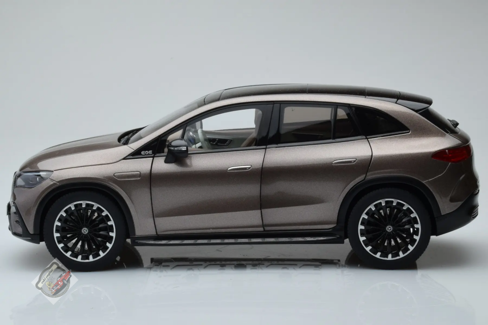 1:18 NZG Mercedes EQE SUV X294 AMG Line Velvet Brown
