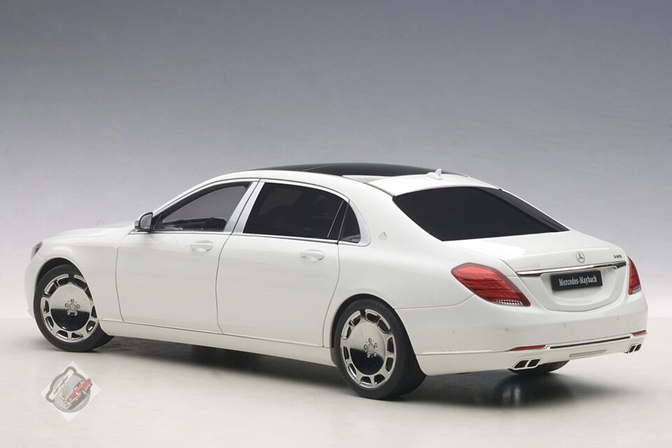 1:18 Autoart Mercedes  Benz S-Class S600 V12 Biturbo 2016