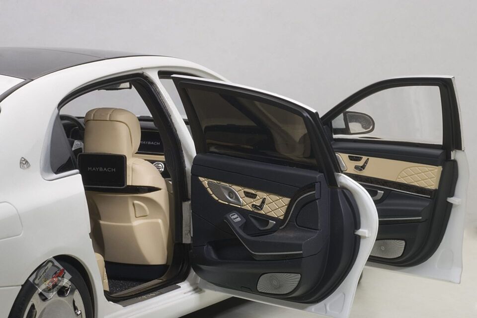 1:18 Autoart Mercedes  Benz S-Class S600 V12 Biturbo 2016
