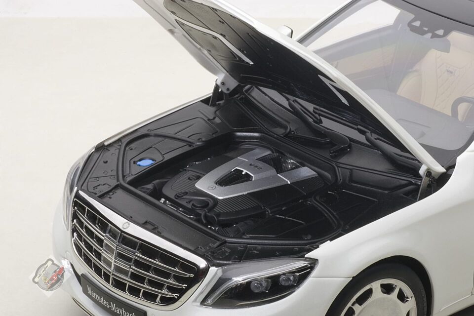 1:18 Autoart Mercedes  Benz S-Class S600 V12 Biturbo 2016