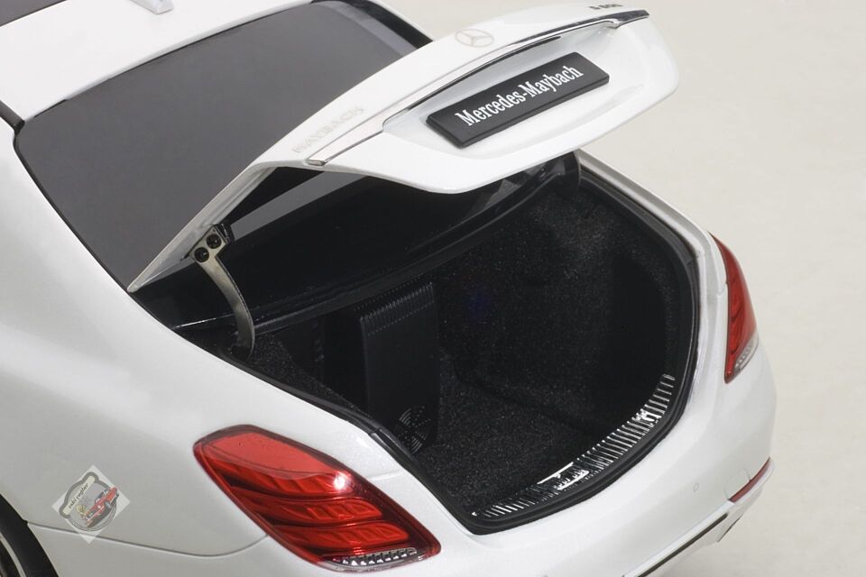 1:18 Autoart Mercedes  Benz S-Class S600 V12 Biturbo 2016