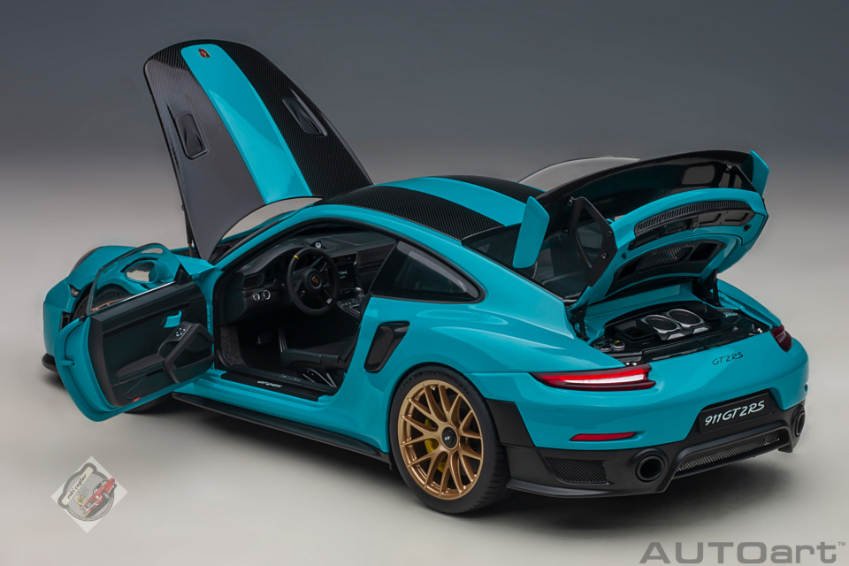 1:18 Autoart Porsche 911 (991.2) GT2 RS Weissach Package (Miami Blue)