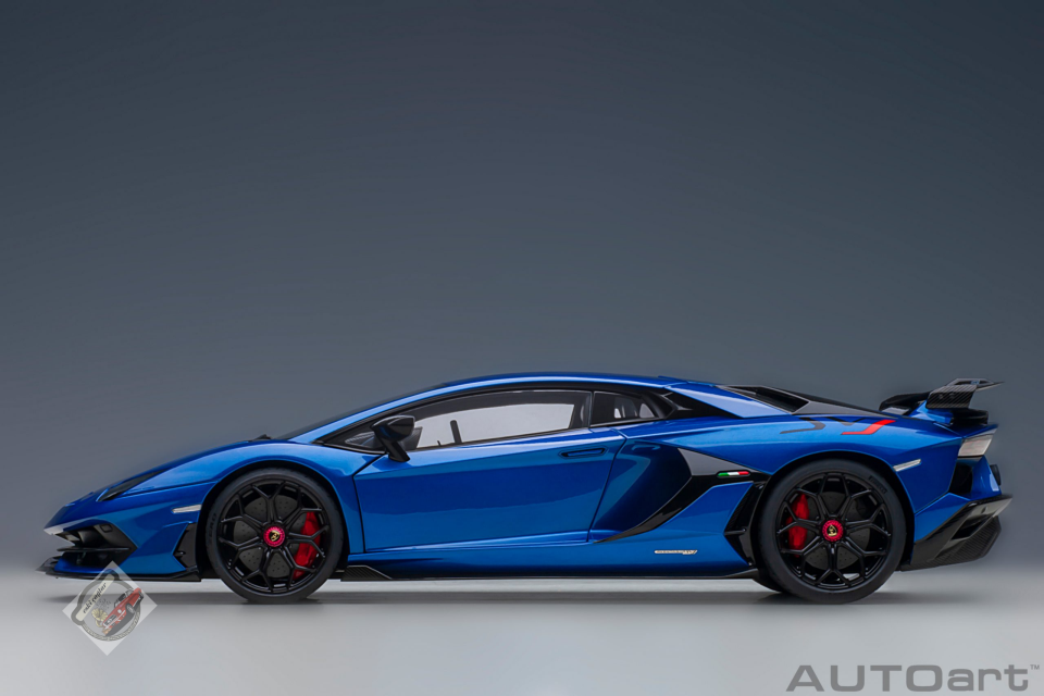 1:18 Autoart Lamborghini Aventador SVJ (Blu Nethuns)