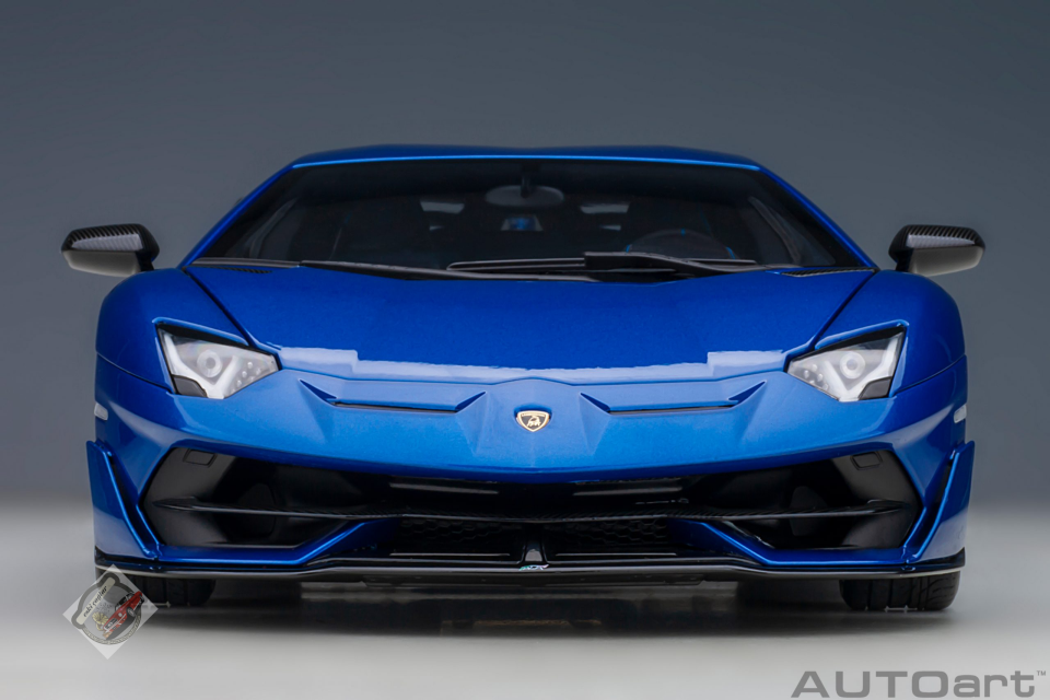 1:18 Autoart Lamborghini Aventador SVJ (Blu Nethuns)