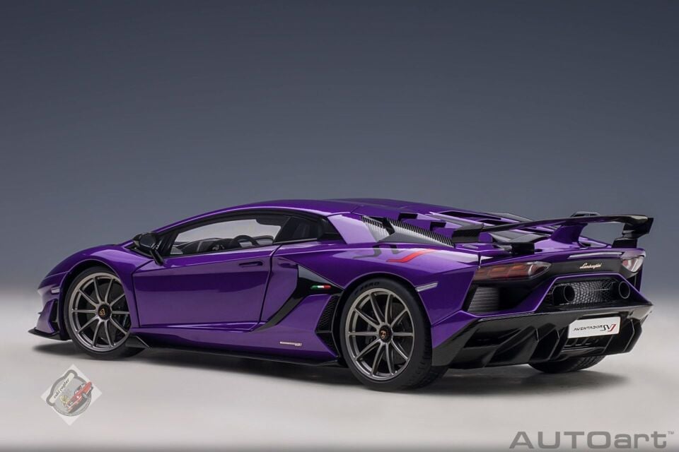 1:18 Autoart Lamborgihini Aventador SVJ 2018 Pasifae Midnight Purple