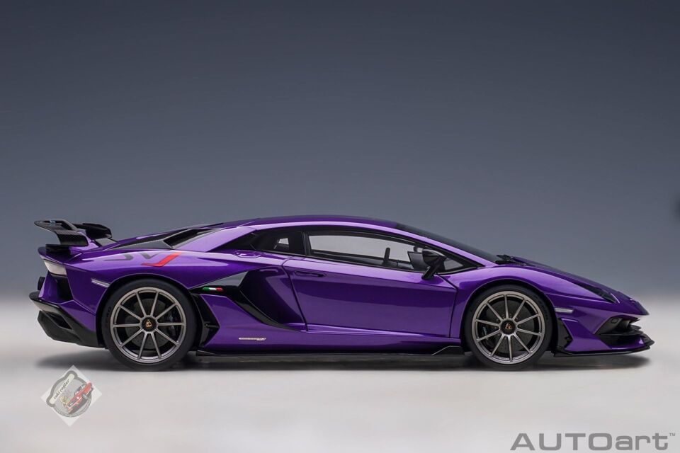 1:18 Autoart Lamborgihini Aventador SVJ 2018 Pasifae Midnight Purple