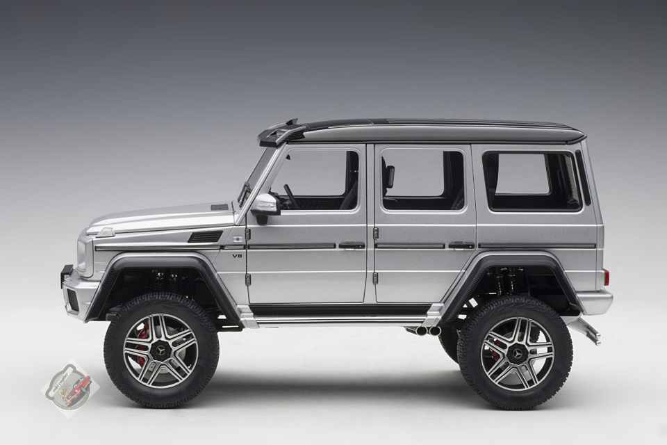 1:18 Autoart Mercedes-Benz G500 4×4² (Iridium Silver Metallic)