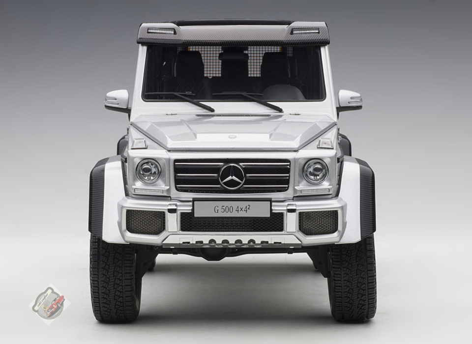 1:18 Autoart Mercedes-Benz G500 4×4² (Iridium Silver Metallic)