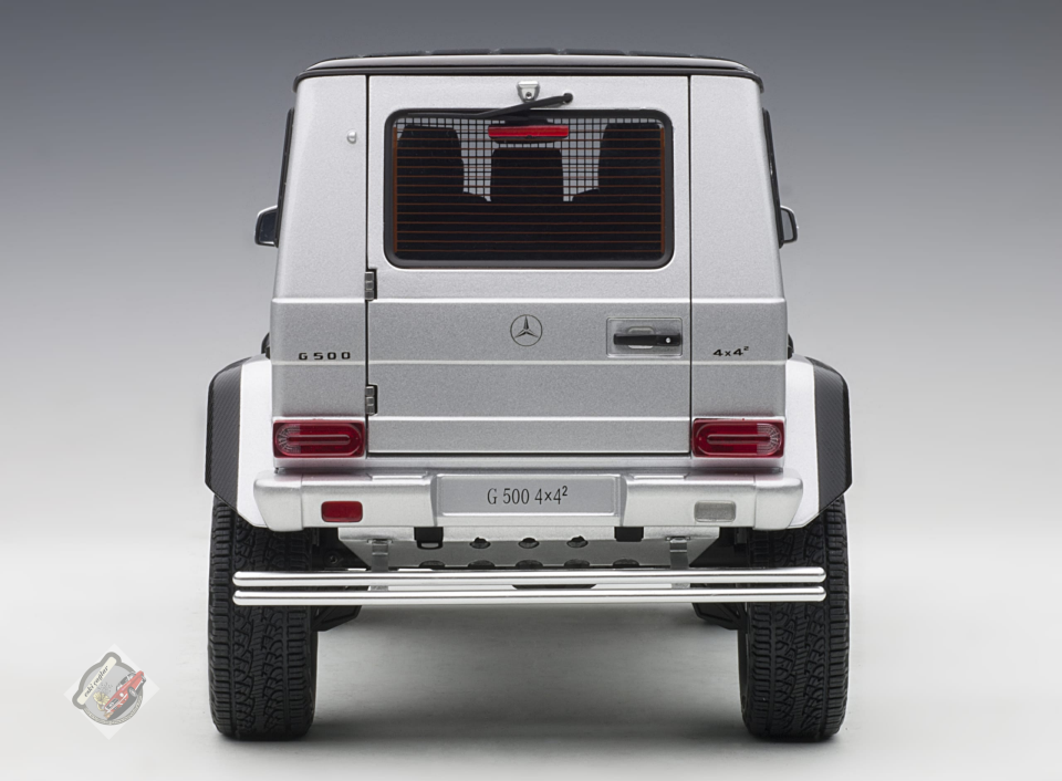 1:18 Autoart Mercedes-Benz G500 4×4² (Iridium Silver Metallic)