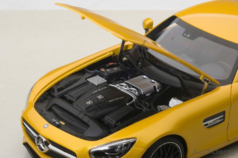 1:18 Autoart  Mercedes  Benz GT-S AMG (C190) 2016 Yellow