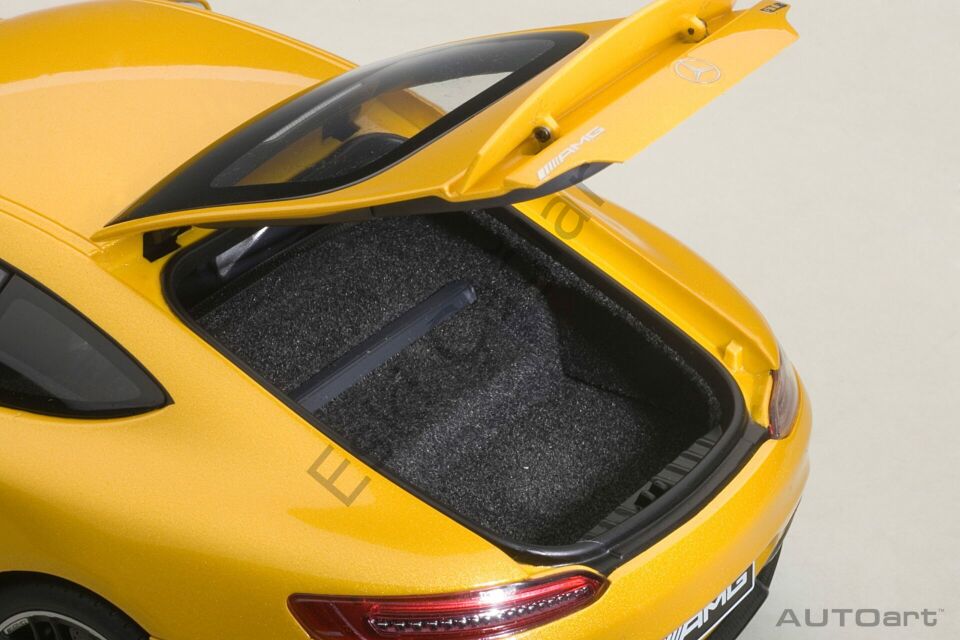 1:18 Autoart  Mercedes  Benz GT-S AMG (C190) 2016 Yellow