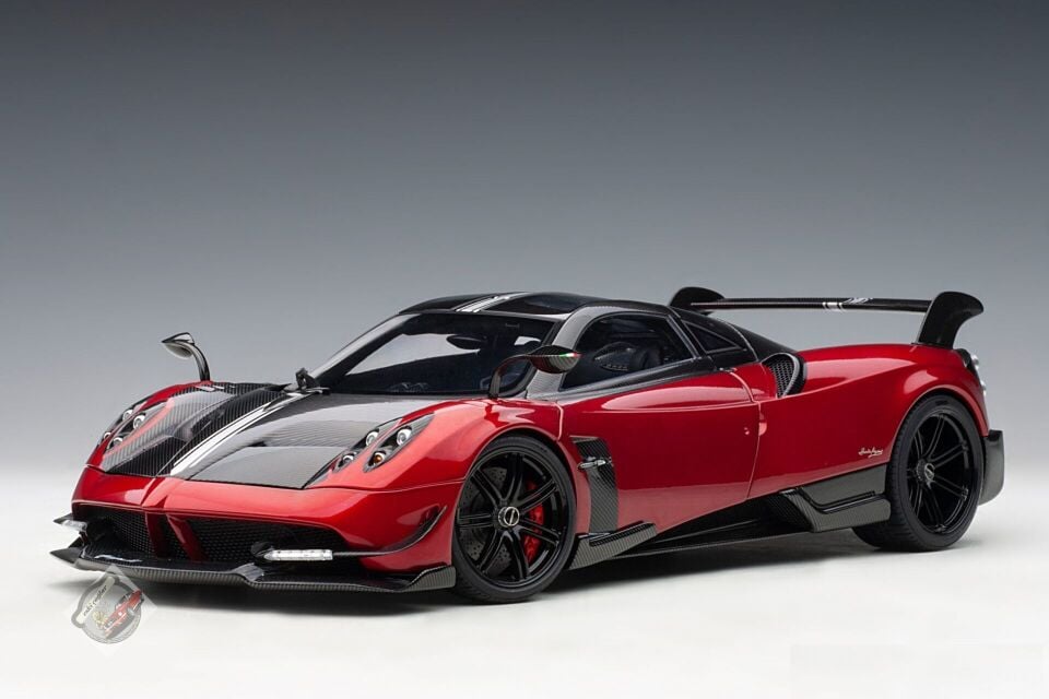 1:18 Autoart Pagani Huayra BC 2016 Dubai Red Carbon