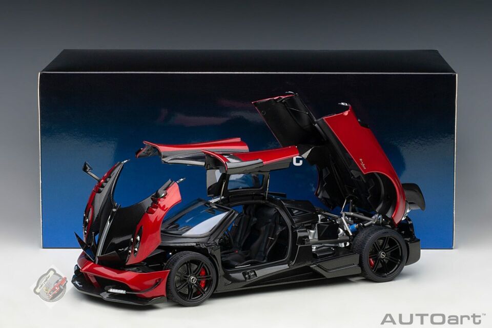 1:18 Autoart Pagani Huayra BC 2016 Dubai Red Carbon