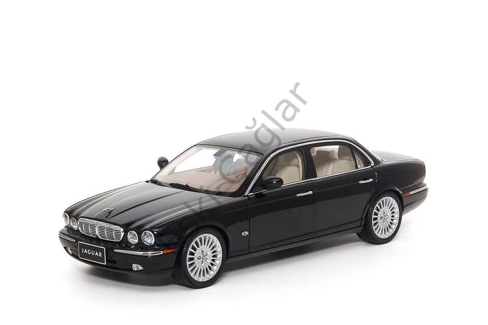 1:18 Jaguar XJ-Series (X350)  2003 Black
