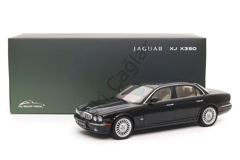 1:18 Jaguar XJ-Series (X350)  2003 Black