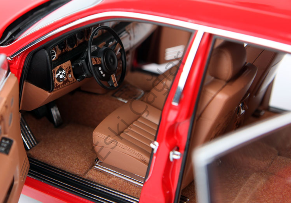 1:18 Kyosho Rolls-Royce Phantom EWB Extended Wheelbase (Light Red)