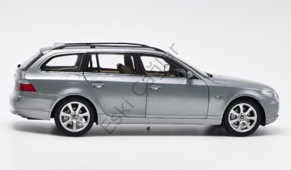 1:18 Kyosho BMW 545İ Touring 2005 Silver