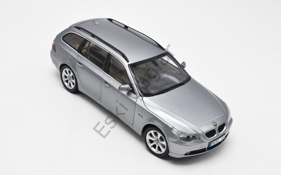 1:18 Kyosho BMW 545İ Touring 2005 Silver