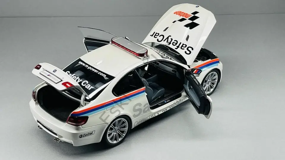 1:18 Kyosho BMW M3 Coupe MOTO GP 2008 SAFETY CAR