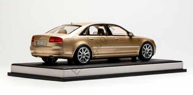 1:18 Kyosho Audi A8 W12 2009 Beige