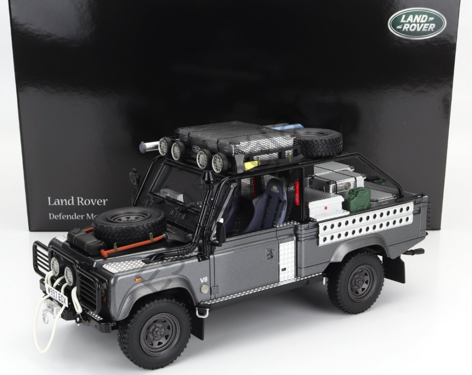 1:18 Kyosho Land Rover Defender 90 Pick Up 2001 Lara Croft Tomb Raider Movie