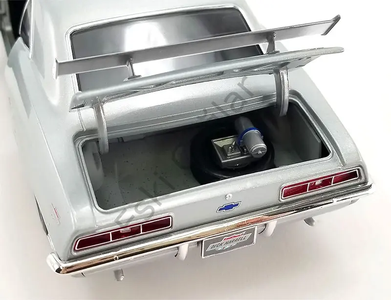 1:18 Acme  1969 Chevrolet COPO Camaro (Cortez Silver)
