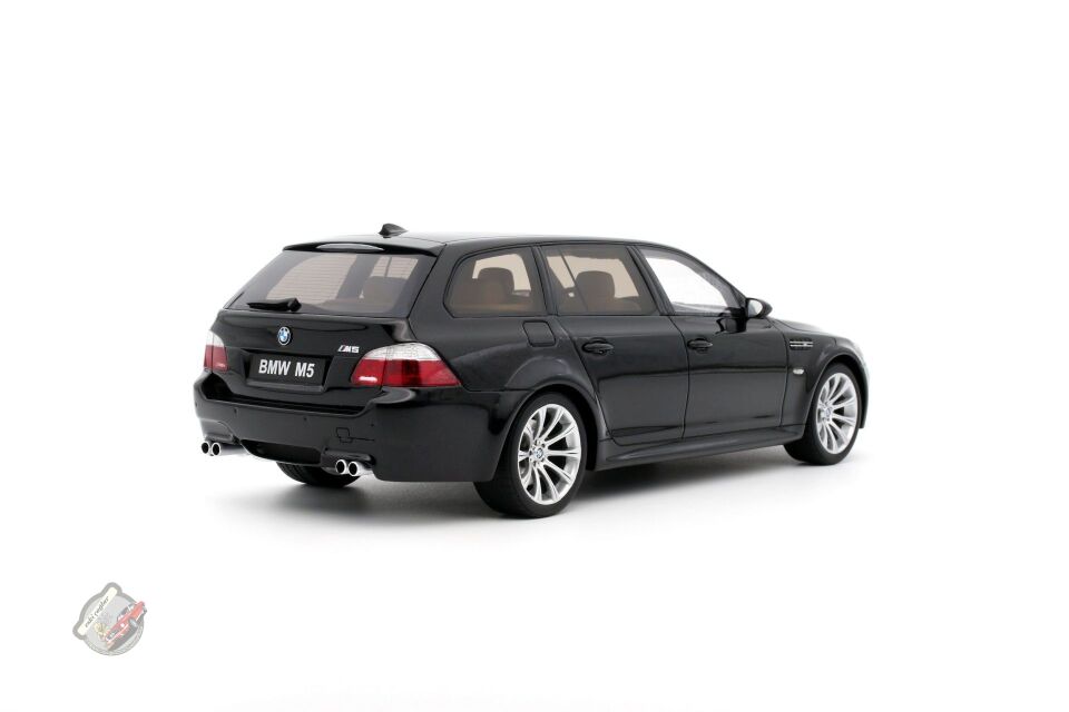 1:18 Otto Model BMW M5 (E61) 2005 Touring Station Wagon Black Recine
