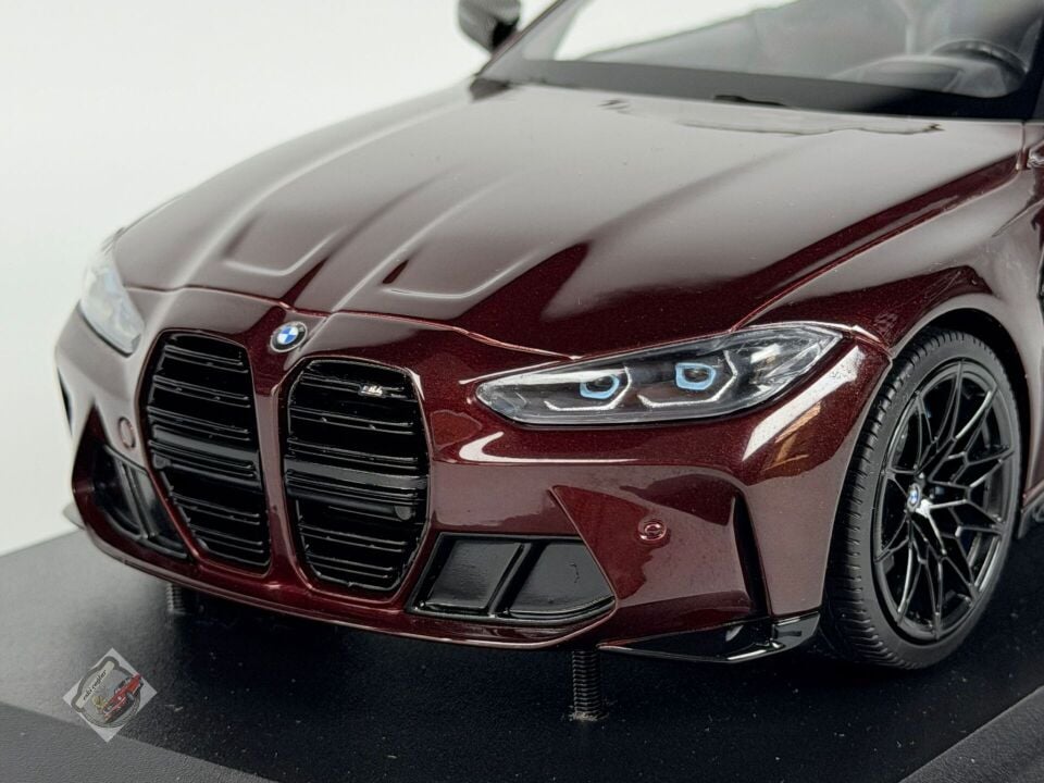 1:18 Minichamps BMW M4 Cabriolet 2020 Dark Red