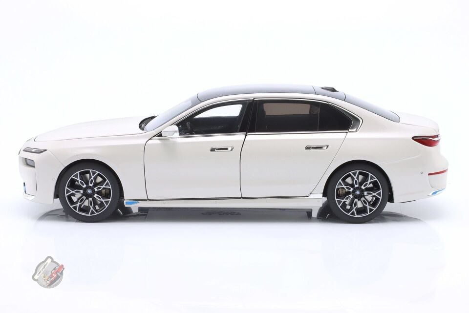 1:18 Minichamps BMW 7 Series İ7 (G70 Bev) 2020 White Met