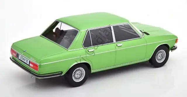 1:18 Kkscale BMW 3.0S E3 2 Series Green Recine